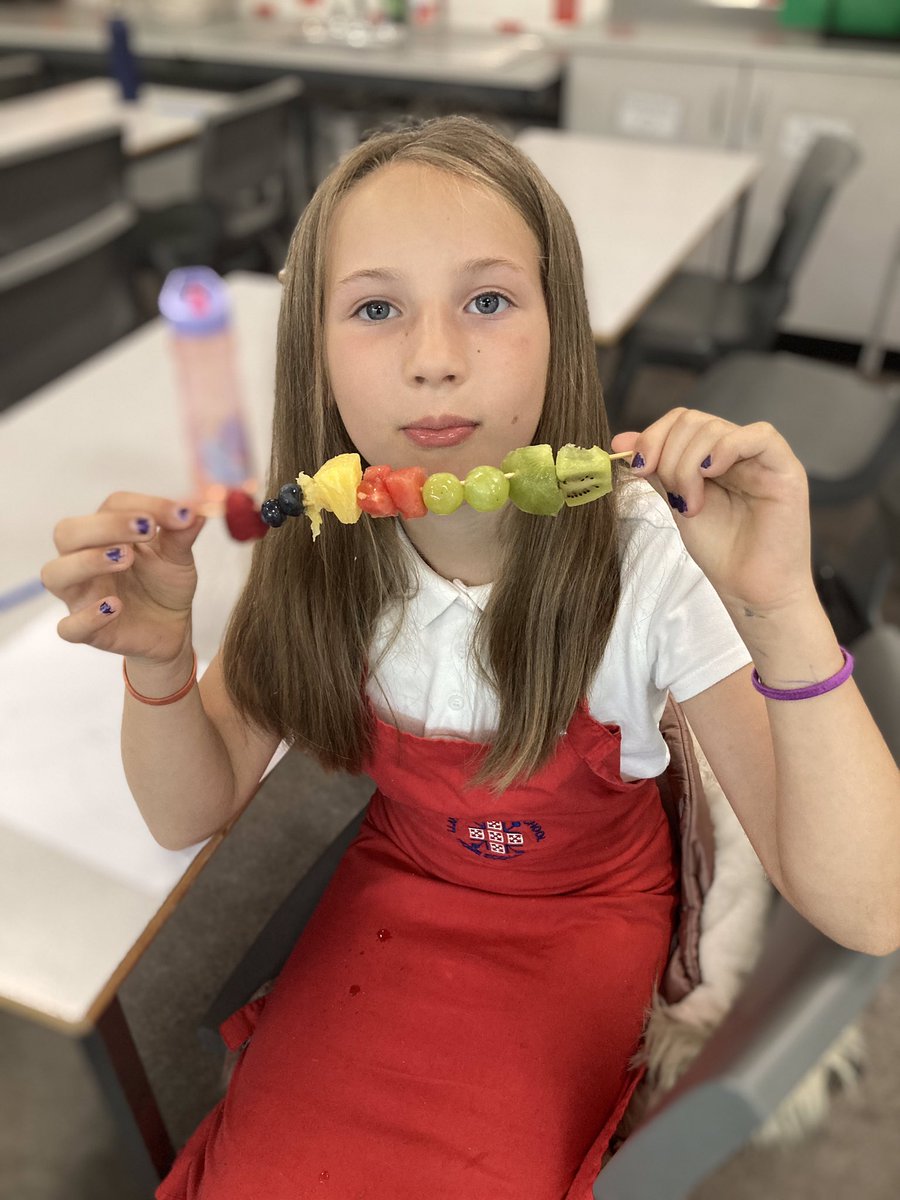 ysgolyddraig's tweet photo. #YYDtransition #YYDyear4 Thank you @LlantwitMajorSc for a great opportunity to experience an afternoon of food technology and P.E #YYDwellness https://t.co/hRlJTtNQpa