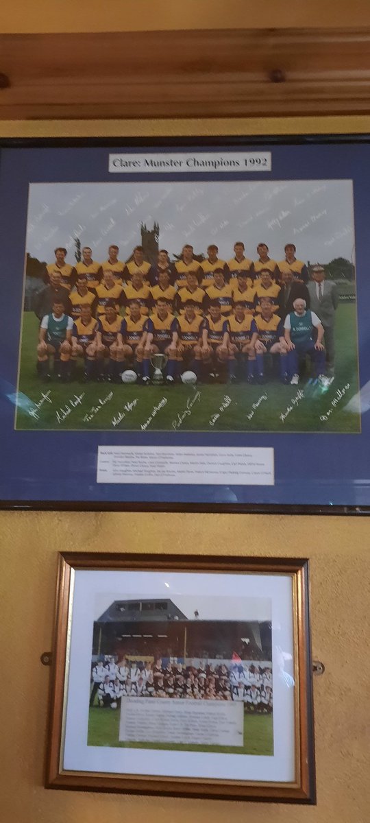 A few pictures from a recent trip to @TubridysBar Doonbeg ,Great to see Gaa history displayed on the walls . Will have to make another visit soon #allthingsgaacollection @DoonbegFootball  #92munsterfinal @davidtubs