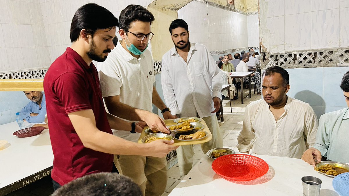 gcuans's tweet photo. A simple act of kindness brings such meaning;
GCU Anti-Narcotics Society spent a day and distributed food among mental health patients and sufferers of drug addiction. The core purpose was to empathize in context with International Drug Day with such struggling patients. https://t.co/Oz5TwVJcs8