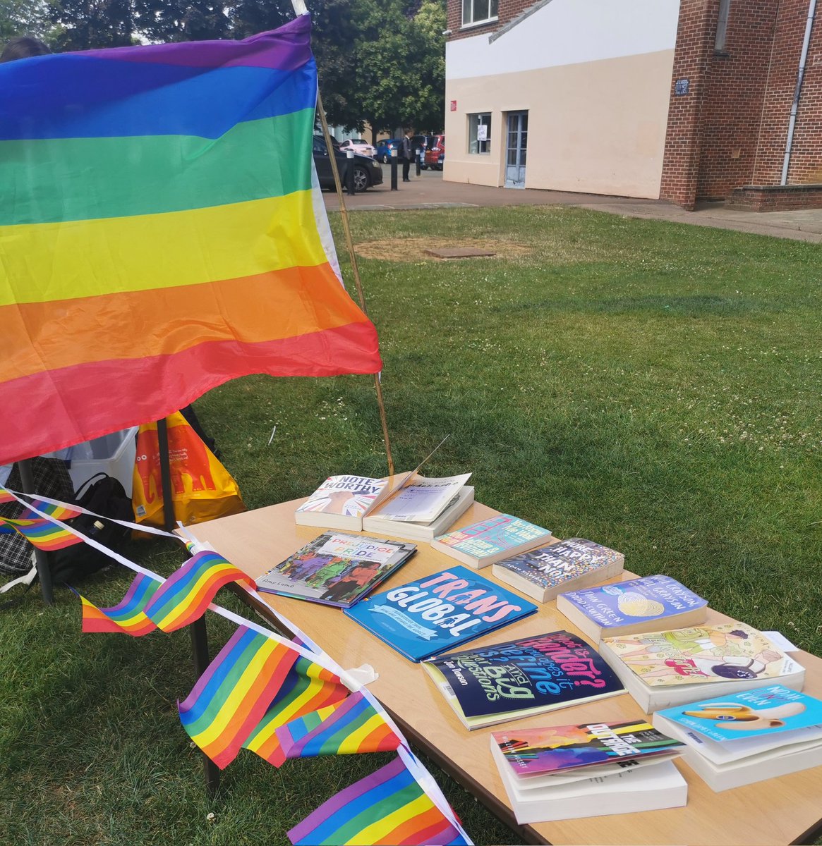bacsixthform's tweet photo. Lovely weather for a lovely pride picnic! Thank you to everyone who made this wonderful event possible. #PrideMonth #Pride2022 #Banbury https://t.co/LEFxay0ozT