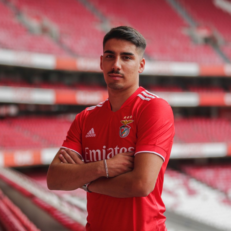 SLBenfica's tweet photo. ✍️ Bem-vindo, João Félix!
