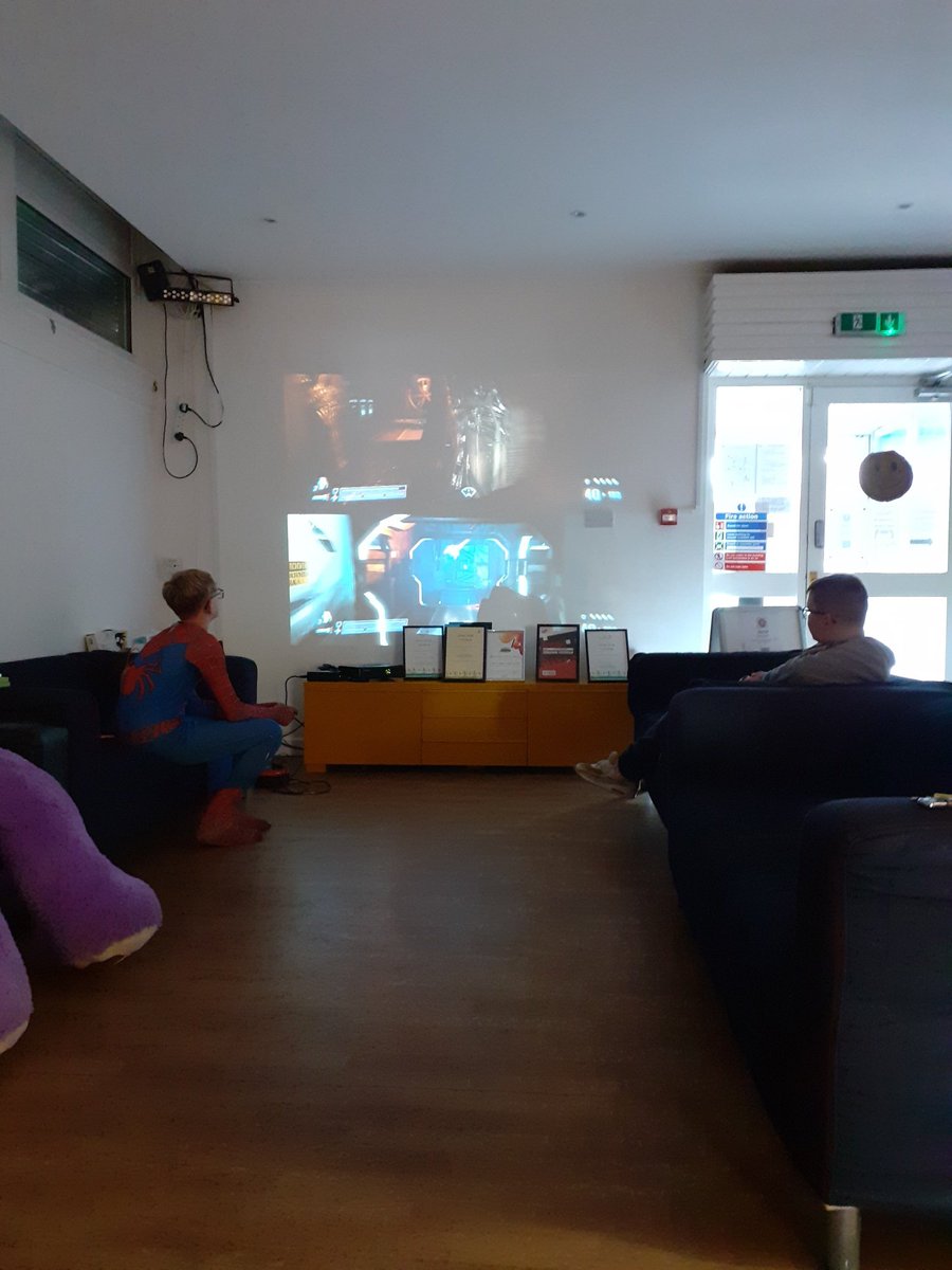 Xbox session with a couple of gamers <a href="/ysortit/">Y sort it</a>. I was just too good to play... 😎👀