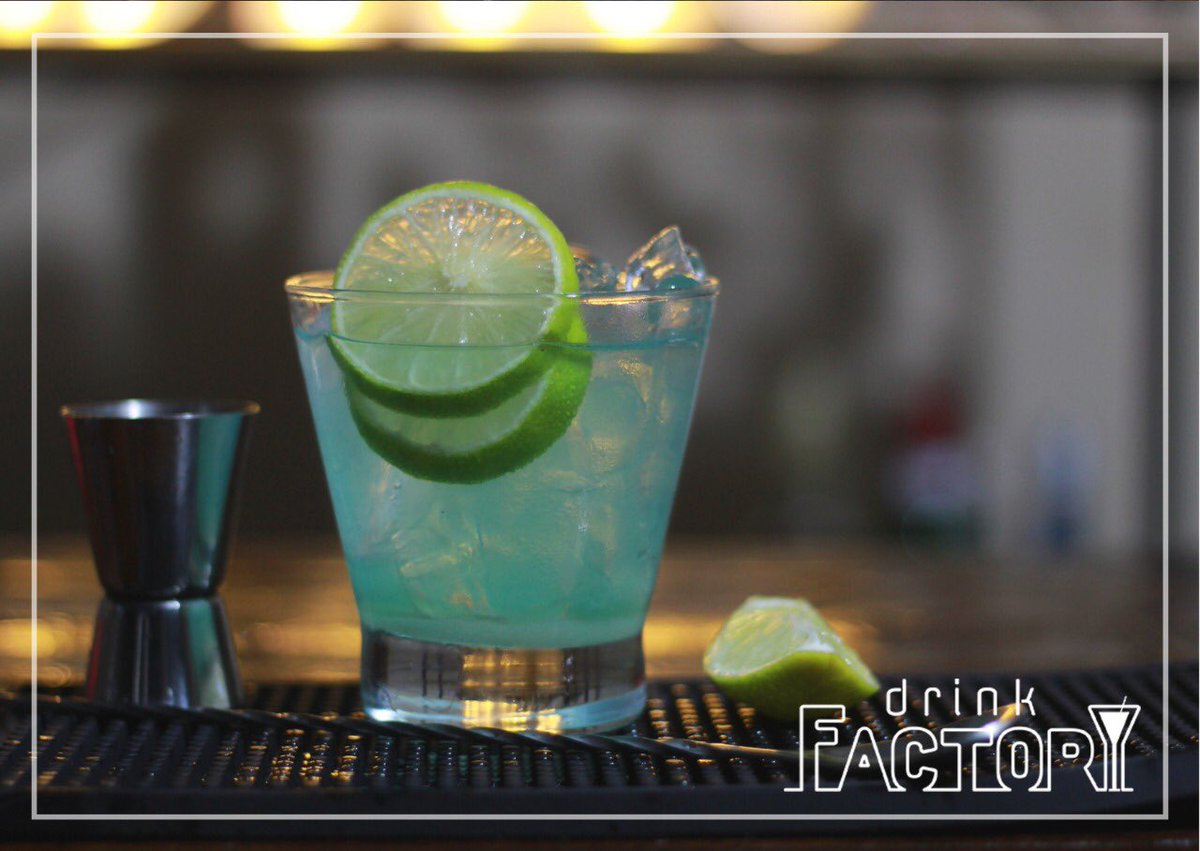drinkfactorypy's tweet photo. Limonada Eléctrica ⚡️🤩
Este cóctel se prepara con 4 destilados blancos: 
Tequila, vodka, ginebra y ron blanco…
Te animas a probar?? ✨🍸🍹
Info y Reservas al 0991641754 https://t.co/i9lyPGvVrI