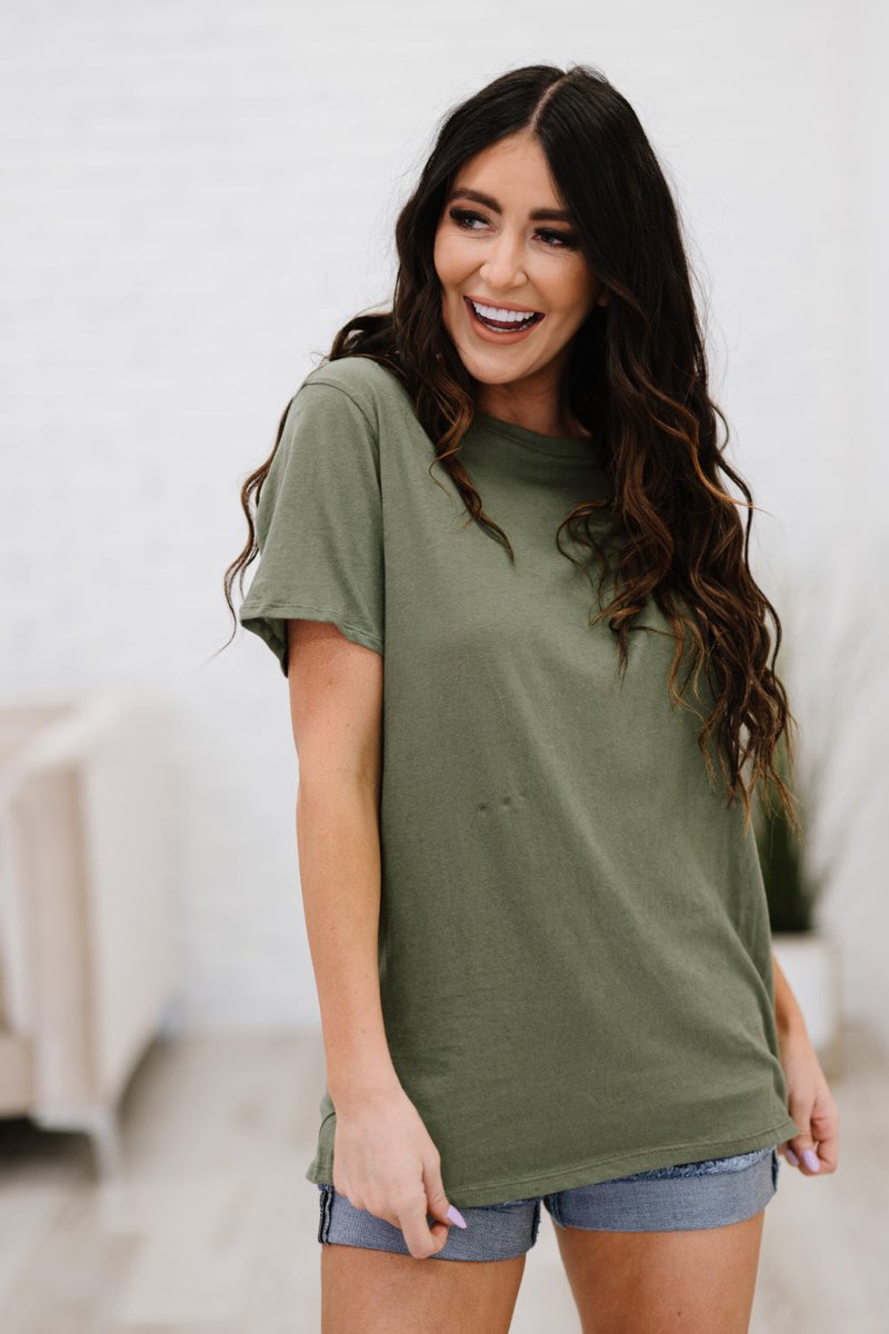 OhEmGeeBoutique's tweet photo. 15% off your order with code Summer15
Zenana Rollercoaster Vibes Full Size Tee in Ash Olive 
$36
 
https://t.co/TzqotbMhT4 

#length #trendsi #plussizetops #bust #shipfromusa #plussize https://t.co/WFfyekjwQq