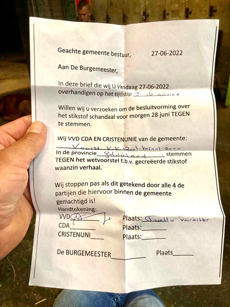 Voorst en Deventer, gemeenten die de boeren steunen en dit beleid weigeren. Naast Bunschoten Spakenburg en Rijssen Holten. 
Hopenlijk volgen meer. #boerenprotesten #Stikstofkarretje