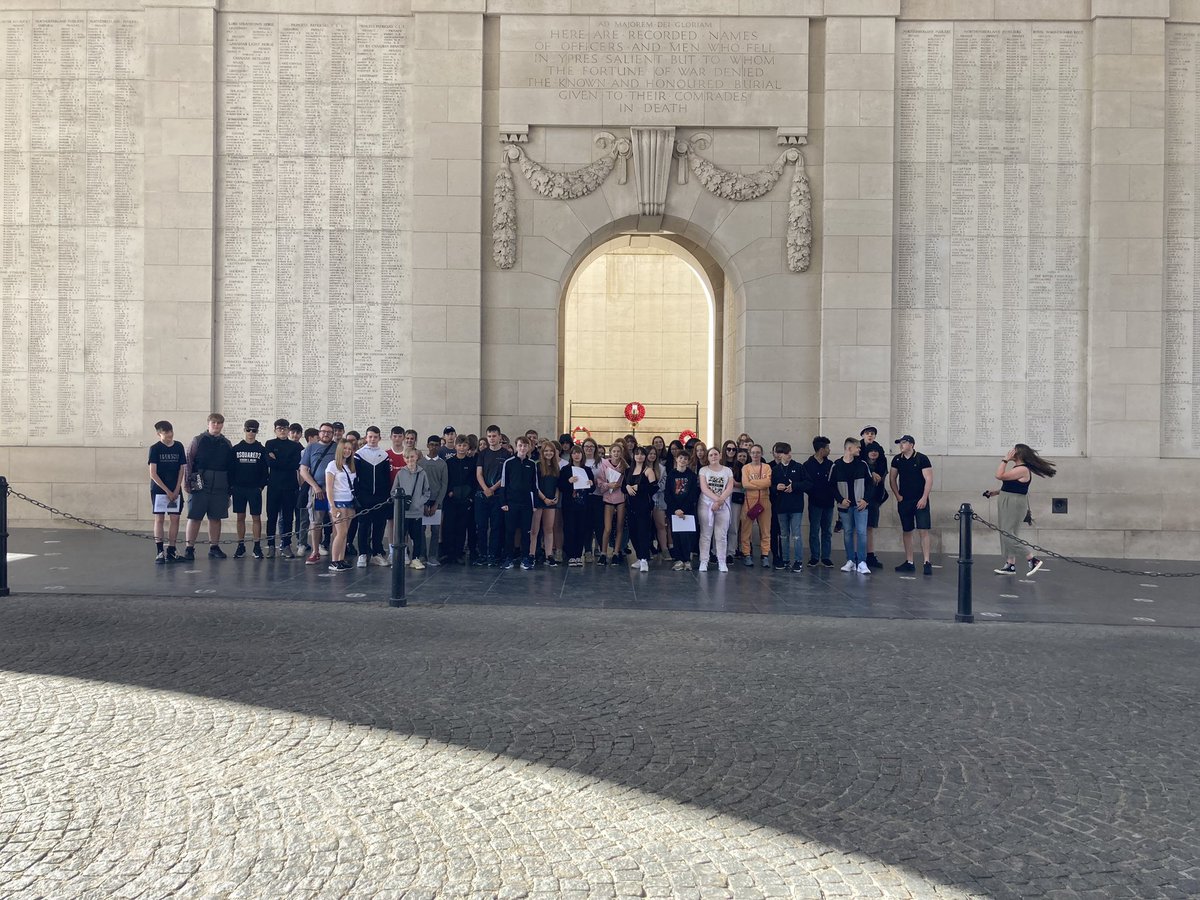 ByrchallHistory's tweet photo. After an epic overnight journey, we’re at the Menin Gate in Ypres.  Students in awe of the sacrifice of Commonwealth soldiers.  @byrchall https://t.co/c5e8YFfLUE