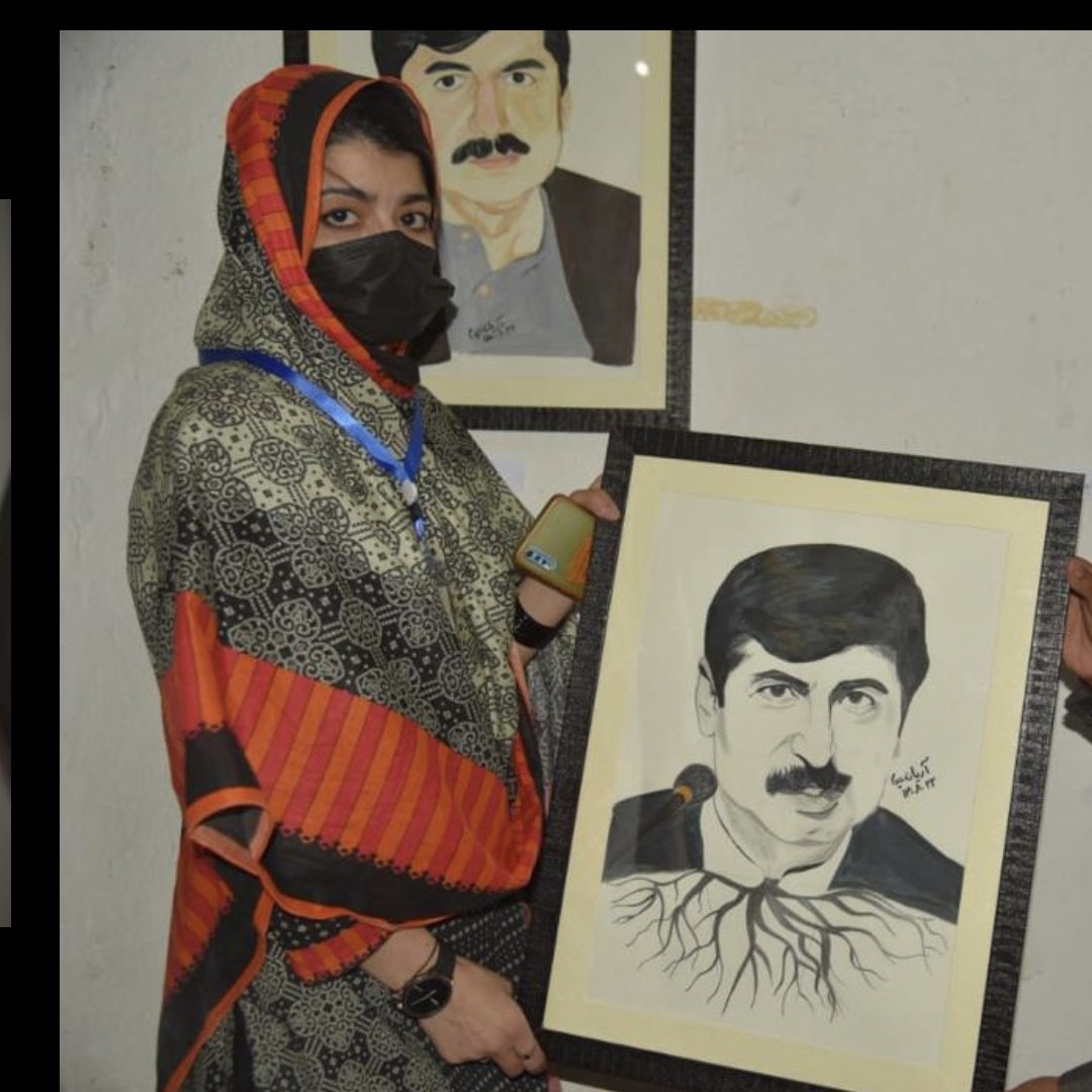 essar_rozi's tweet photo. دقامي مقدمې ستر پرچار کونکی ملي شهيد عثمان کاکړ که څه هم په وجودي بڼه د وطن په خاوره کشې ويده دی ، خو په فکري بڼه د وطن د هنر مندانو ، آرټسټانو، ليکوالانو او باغي مزاجه ځوانانو او پېغلو په مغزو کشې ژوندای دی، دغه فکري خوځښت به دغه قام ته ګټه راوړي
#PashtunLongMarch2Muslimbagh https://t.co/cEqbTPX6x1