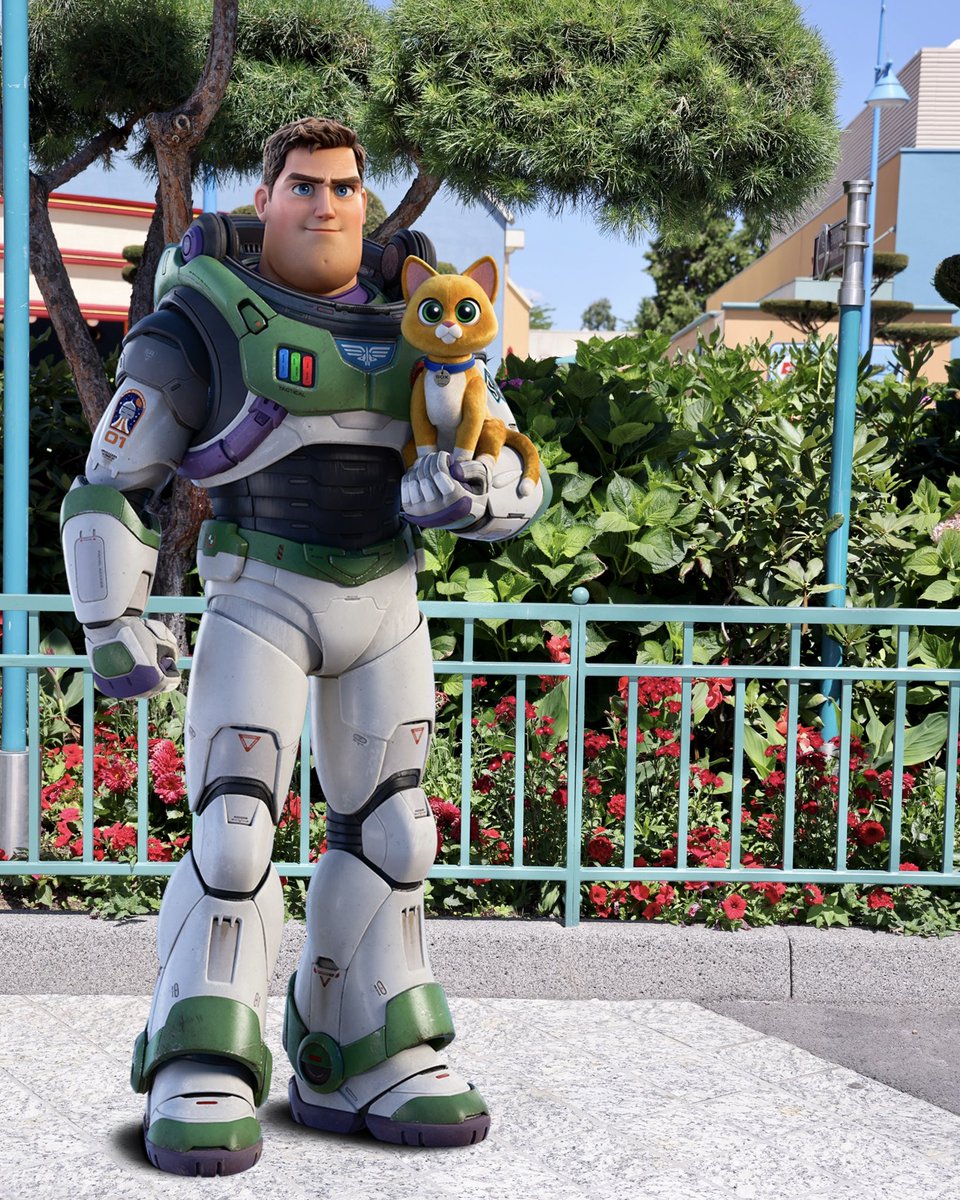 dlpmagic_'s tweet photo. Nouveau Magic Shot @DisneylandParis #BuzzLightyear #BuzzLeclair #disneyfr #disneyplus @DisneyPlusFR https://t.co/wFqsKIYOiT
