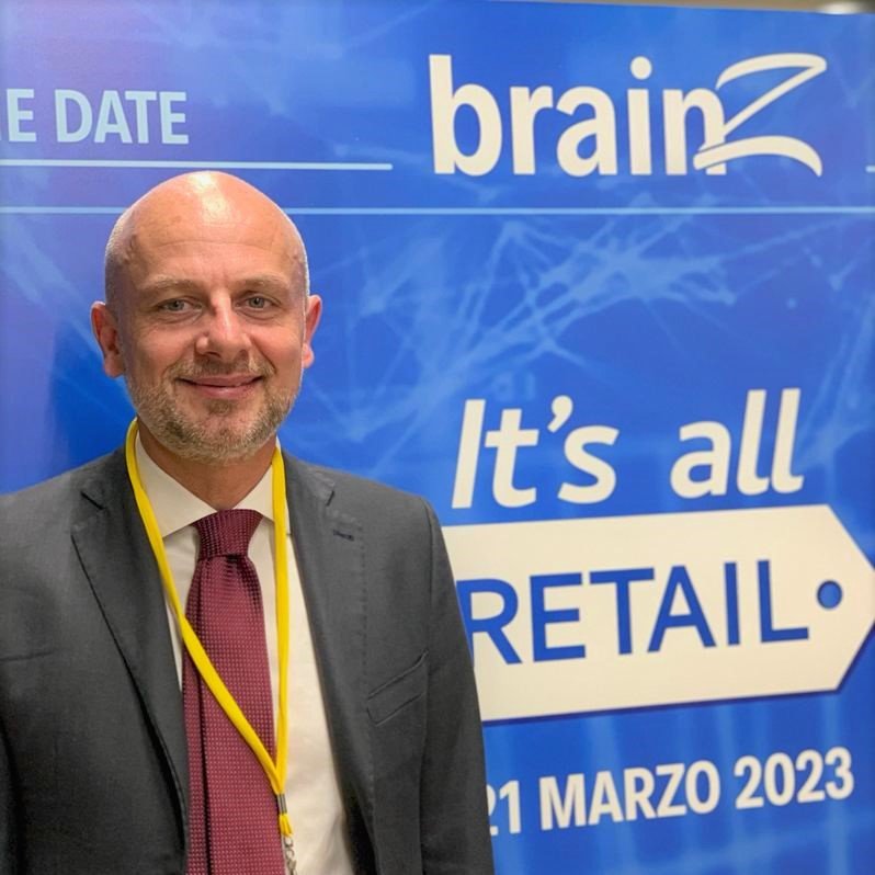 GRUPPO_SGB's tweet photo. 🤩 Eccoci a #Itsallretail, la fiera di @brainz_italy dedicata alla #logistica! 🎤Mike Granchelli, Direttore Operativo #Humansolution, ha partecipato ad un’interessante tavola rotonda sulla gestione della #supplychain 🚛 Vuoi saperne di più? 👉 Contattaci! https://t.co/AFjaFQjNLz https://t.co/M2nnvfNPaq