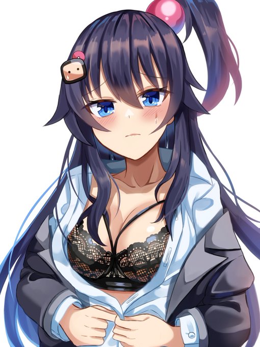 クロちゃんのお着換え
#ボンバーガール 