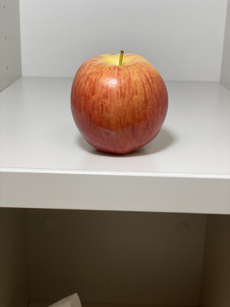 jthomascurry's tweet photo. This Honey Crisp business is a real thing.
#Applooza https://t.co/1euUD4pbm8