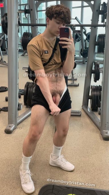 can we be gym bros? https://t.co/zpChmqdiAZ