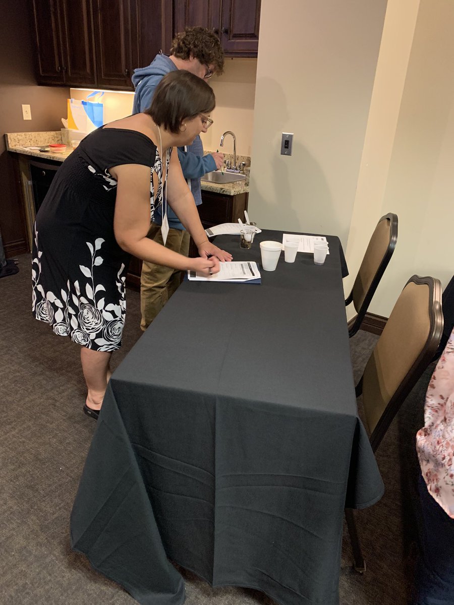 Exploring the SEPs with #MOTeachers at <a href="/SMCAAjcmo/">SMCAA</a> Bootcamp #MOsci