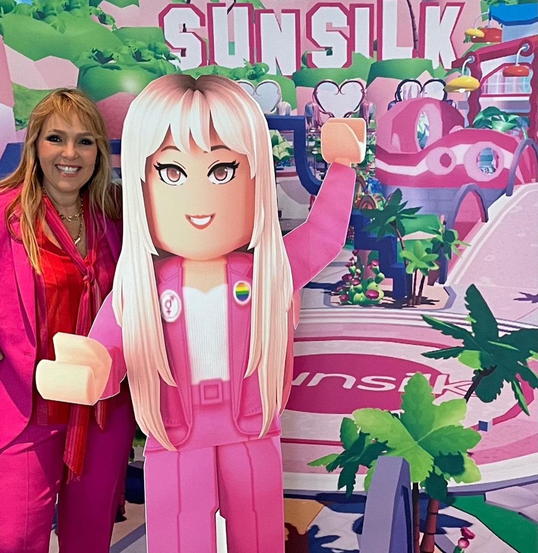 How are brands tapping into gaming and the #metaverse? 🤔

At #Sedal / #Sunsilk,  we designed a metaverse gaming experience to help Gen-Z girls pursue their dreams, feel empowered and widen their horizons.
I already started with my own avatar, check it out ! 👇