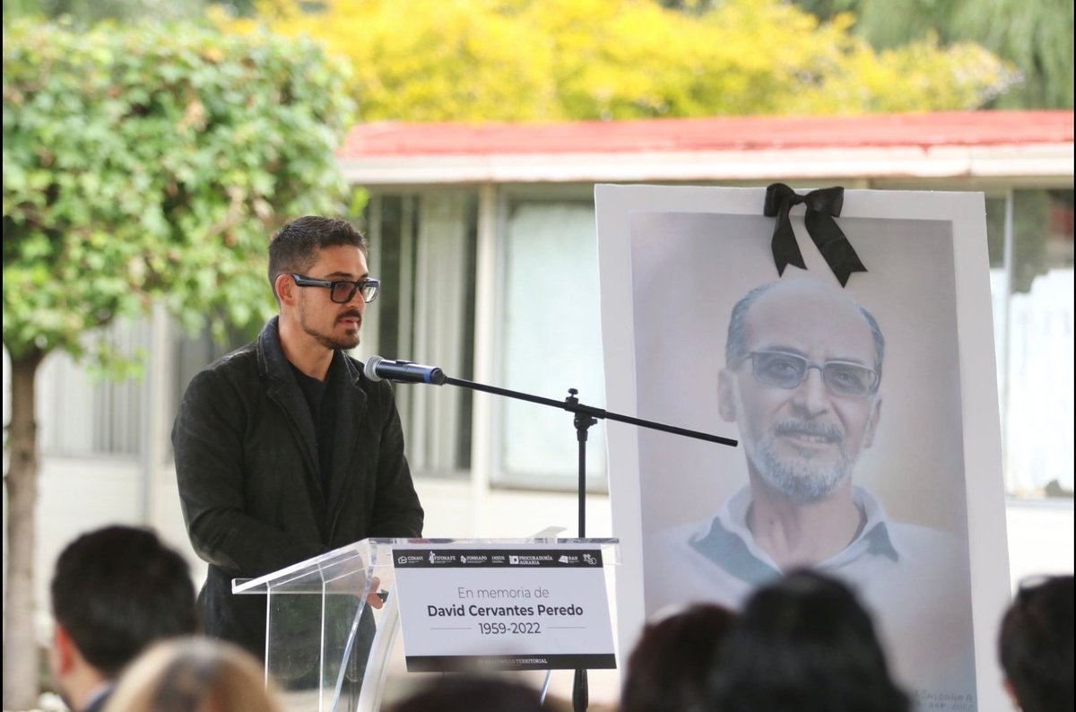 MeyerFalcon's tweet photo. Hoy en el equipo de @SEDATU_mx y el Ramo 15 rendimos homenaje a nuestro subsecretario David Cervantes. 

Lo recordamos como lo que fue: un servidor público ejemplar que trabajó con compromiso y honestidad por la transformación real de este país. https://t.co/B0bi0xTZp3
