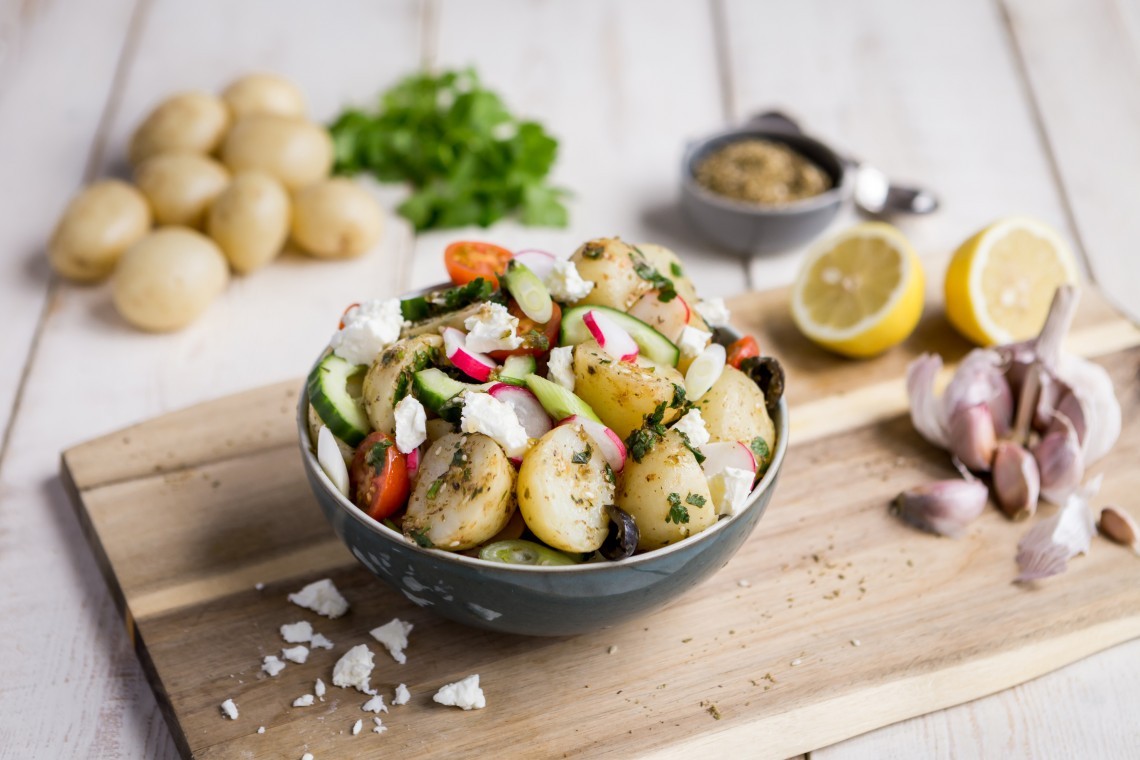 This Middle Eastern style summer salad is perfect for those warm summer evenings. Filled with Cornish New potatoes, pitted black olives and crumbly feta - delicious!

To find the full recipe, visit our website: seasonalspuds.com/recipes/middle…

#SummerSalad #PotatoRecipe