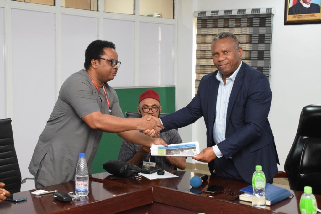 HYPREPNigeria's tweet photo. Earlier today, members of the Ogoni Peoples Assembly (OPA) a pan Ogoni organization held an engagement session with the Project Coordinator, Dr Ferdinand Giadom. The group expressed its desire to work with HYPREP to achieve set goals. https://t.co/aXJVWYzev1