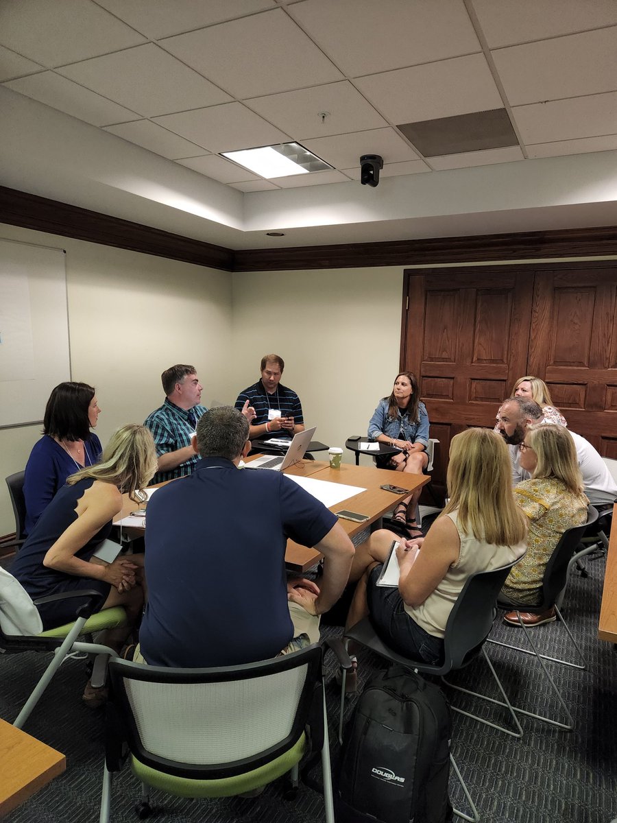 UxbHSPrincipal's tweet photo. Great time facilitating this morning with @NCAPS_Director on possibilities for leveraging the power of @NetworkCAPS! #CAPSSLU22 https://t.co/n1k9gzaTeN