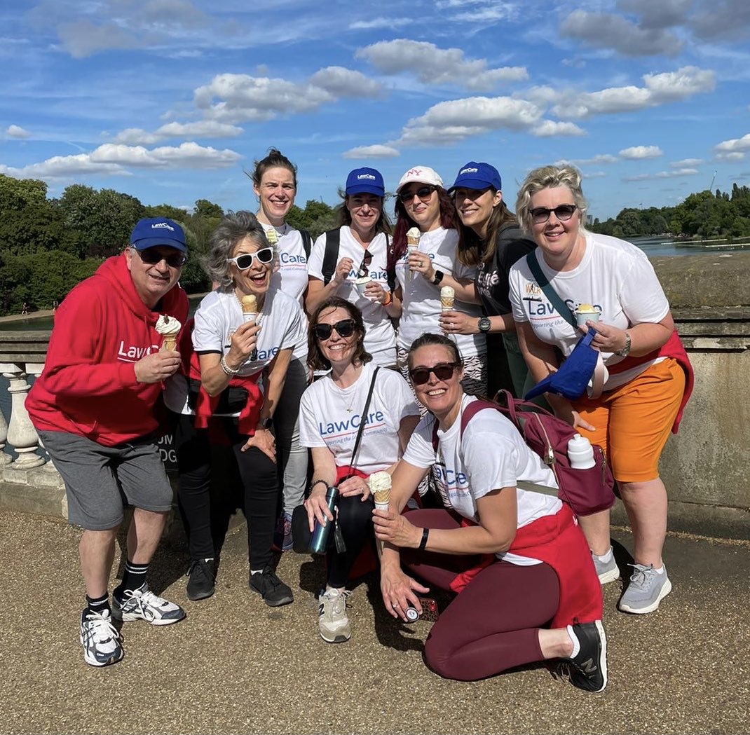 The happy ⁦@LawCareLtd⁩ crew!@londonlegal⁩ #londonlegalwalk