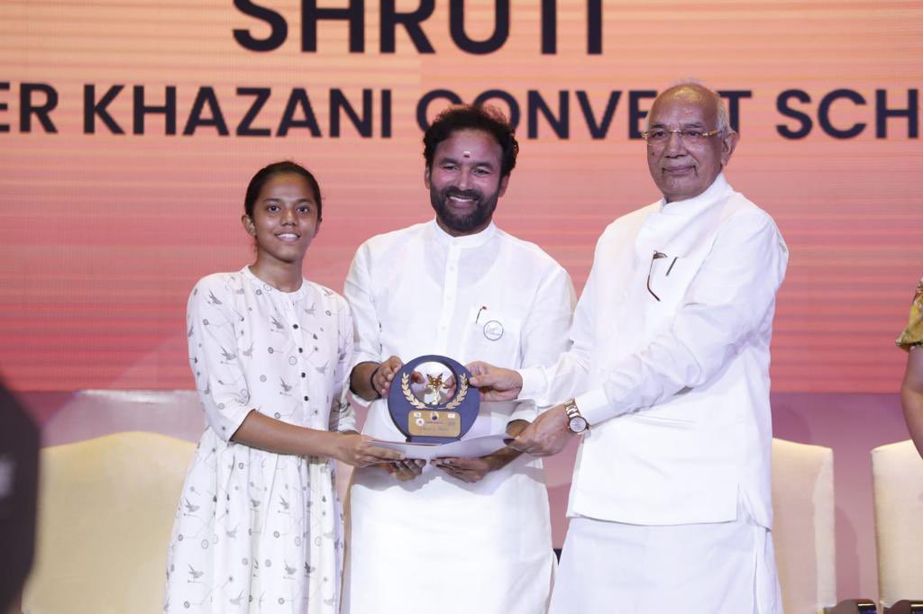 kishanreddybjp's tweet photo. More glimpses from Raja Ravi Varma Chitrakar Samman Samaroh ‘Chitranjali’ organised by @MeghSansthan in association with @MinOfCultureGoI and hosted by @DelhiPolice today at Delhi Police HQ, New Delhi. https://t.co/eNBcY815tY