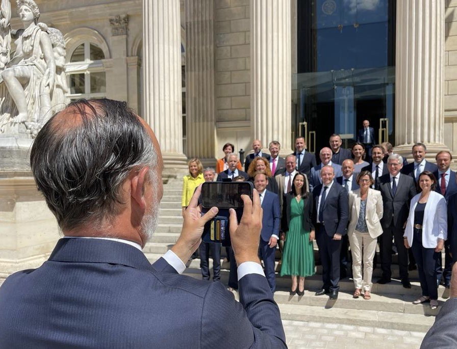 J’ai décidé de m’apparenter au groupe Horizons à l’Assemblée nationale, un collectif d’une trentaine de députés expérimentés, proches d’Edouard Philippe, qui mettent en avant la relation avec les élus locaux, notamment les maires, et l’écoute des préoccupations du terrain.