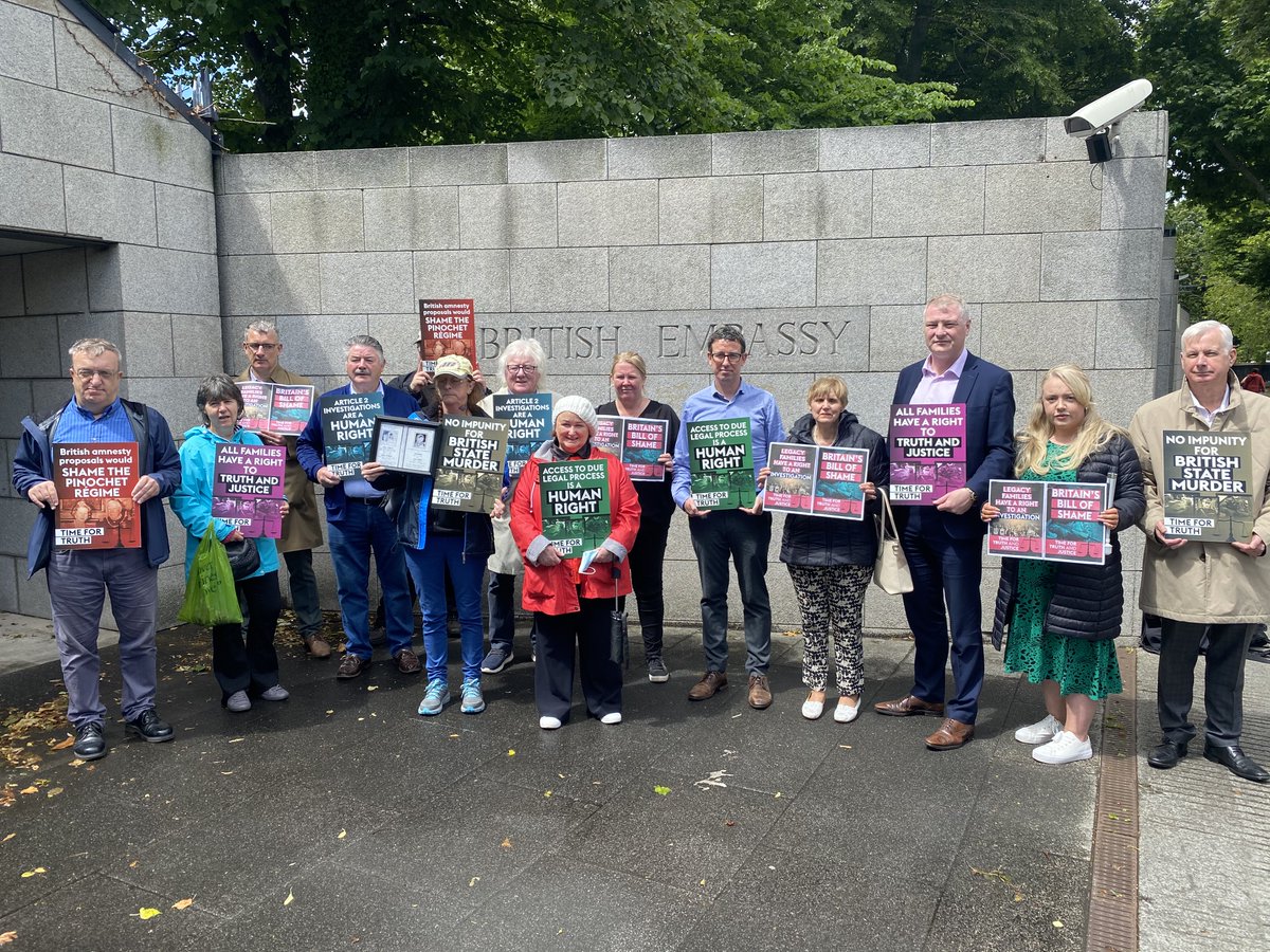 sinnfeinireland's tweet photo. Sinn Féin today stood in solidarity with the @tftcampaign in opposition to the British Government’s 'Bill of Shame'.

Rallies held in Belfast, London, Dublin and Derry all had the same message: 

❌ No Tory amnesty for state forces
⚖️ It's time for truth &amp; justice https://t.co/4f6Cvs7HTP
