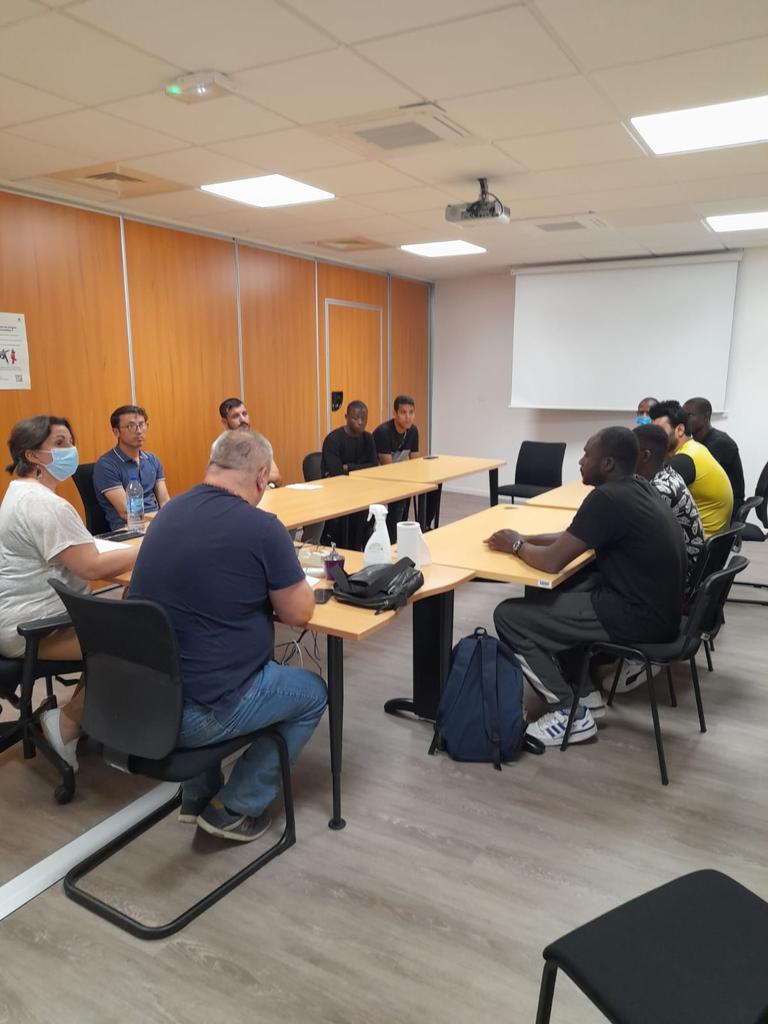 🎯 Notre équipe sectorielle #batiment met en avant les opportunités de l'entreprise #BNG #Bâtiment. Des besoins de #couvreur #soudeur et #manœuvre.
👏👏👏
@poleemploi_IDF 
#TeamPEIDF