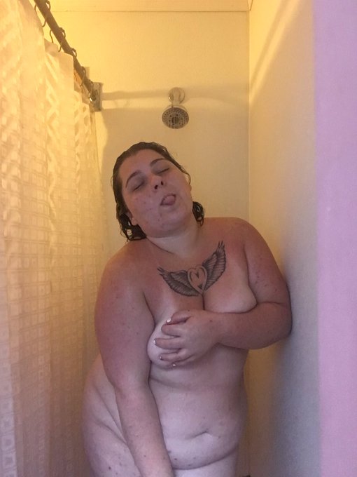 100 RT and I&rsquo;ll post the uncensored 😉😉🤤🤤🥰🥵😏😏😏 #elizabethlovley https://t.co/Lm79G1wUTS<a href="/tag/elizabethlovley"class="tags">#elizabethlovley</a>