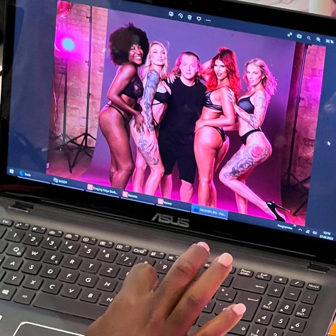 Die Venusgesichter f&uuml;r die n&auml;chste Venus im Oktober stehen fest. F&uuml;r mich ist es eine Ehre, die diesj&auml;hrige<a href="/tag/venus"class="tags"><span>#venus</span></a><a href="/tag/fotoshooting"class="tags"><span>#fotoshooting</span></a><a href="/tag/venus22"class="tags"><span>#venus22</span></a><a href="/tag/ronbielecki"class="tags"><span>#ronbielecki</span></a>