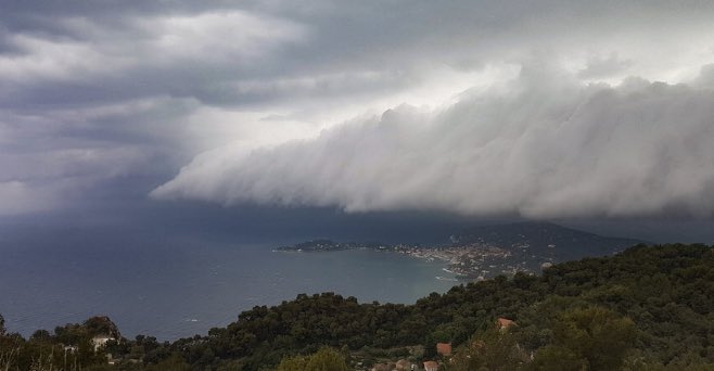 meteofrance's tweet photo. #MeteoDeDemain
🌞Retour à un temps sec Alpes et PACA, tout comme sur grande partie du pays, avec T°C globalement de saison.
🌦Temps mitigé façade atlantique et grand-ouest avec quelques averses, voire 🌩 sur nord-Bretagne ou sur ouest Pyrénées.
📸 Èze (06), @infoclimat https://t.co/wioWUa8drK