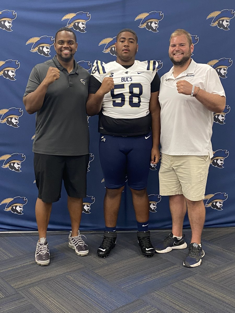 Had a great time at Charleston southern thank you <a href="/AmourManrey75/">Manrey Saint-Amour</a>  and <a href="/travispalmer7_/">Travis Palmer</a>  for having me !!! @CoachMike_AC @AC_StingraysFB <a href="/bhernyscoutguy/">Brian Herny</a>