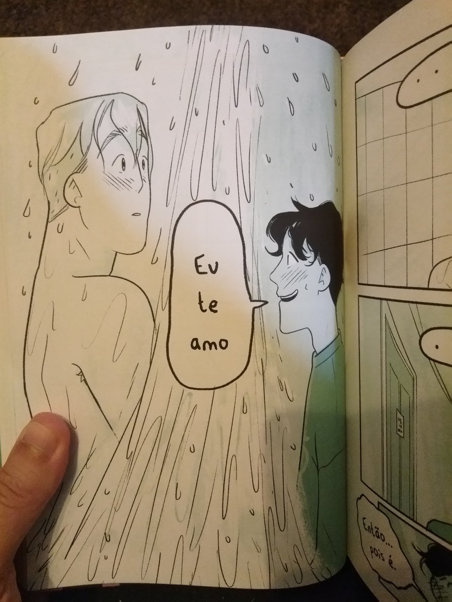 _loiroloyalty's tweet photo. Eu fiquei meio pé atrás quando li a primeira vez, mas hoje o quarto livro ocupa um espaço mais do que especial.
#HeartStopper #aliceoseman #editoraseguinte https://t.co/eZgLQHrly6