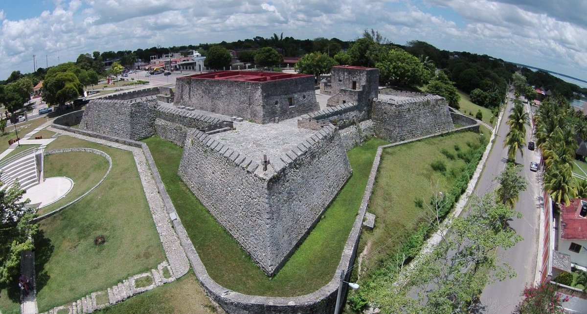 Chichen Itza tweet media