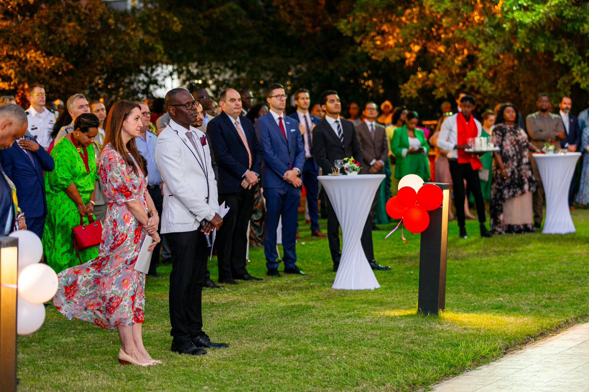 AmbCanSenegal's tweet photo. Pour la première fois depuis 2019, nous avons célébré  la #FeteDuCanada ensemble de nouveau à Dakar ! Merci à nos amis et collègues du gouvernement du 🇸🇳 , de la société civile et de la communauté internationale qui se sont joints à nous pour fêter le 🇨🇦 au 🇸🇳
#CanadaSenegal60 https://t.co/HKpjeAJX7h