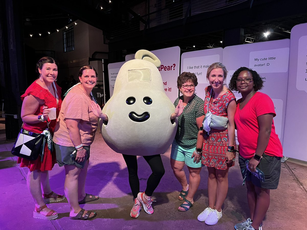 Getting our learn on at #ISTELive22 with <a href="/PearDeck/">Pear Deck Learning</a>