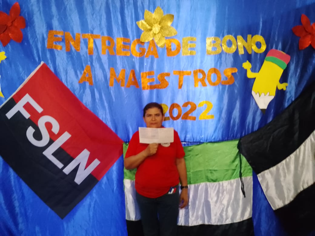 EliuYuber's tweet photo. San Marcos /// Nuestro Buen Gobierno del *Comandante Daniel Ortega* a través del *MINED* Realiza Entrega de *Bono de Reconocimiento a 318 Maestr@s* de las distintas Modalidades en Saludo al *día del Maestr@s Nicaragüense.*

#4319FuerzaDeVictorias 
#2022EsperanzasVictoriosas https://t.co/GBRiE8ApgR