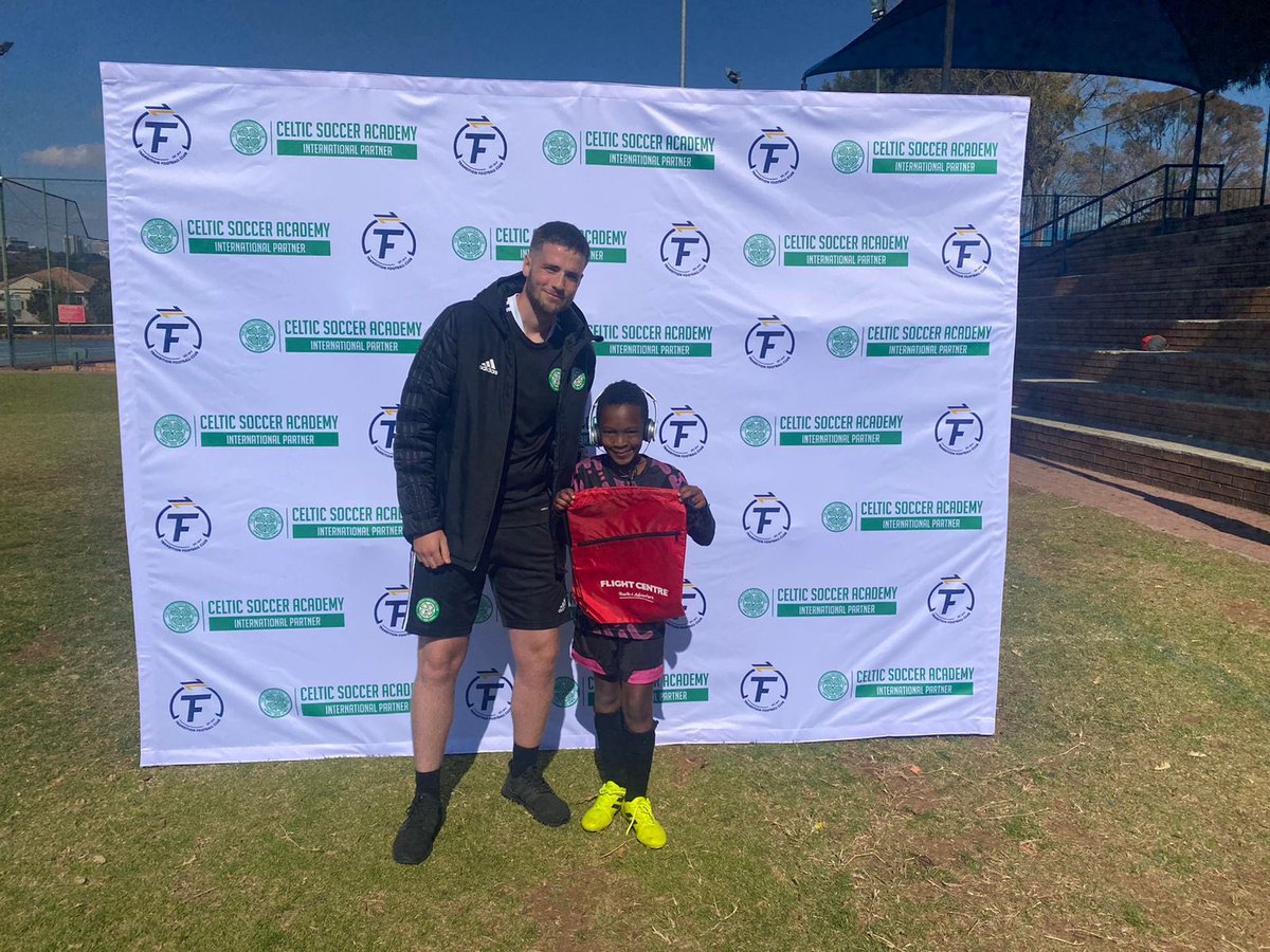 CelticSocAcad's tweet photo. Players of the day awards at our Camp in 🇿🇦 with @Transitionfball Great couple of days so far! ⚽️ 🏆 🍀#CelticSoccerAcademy #CelticFC #SouthAfrica #PlayerDevelopment https://t.co/rKVPDExeYg