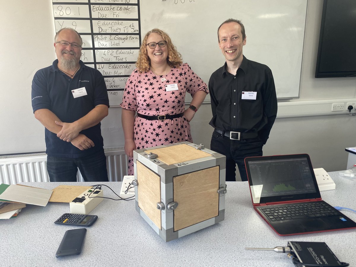 Acoustics_VicW's tweet photo. Well, what a fab way to get back into real life STEM after 2.5 years!

Today we visited @StOscarRomCSS to represent the @ioauk. 

Today was brilliant, as the school won the IOA School Comp in 2021, https://t.co/w5F64mzhHY.

#exploreacoustics #STEM https://t.co/a2W5upGGcC
