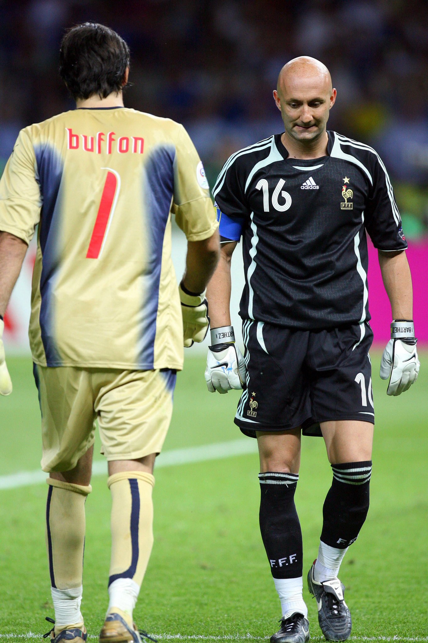Happy birthday to Fabien Barthez, who turns 51 today. The best French goalkeeper of all time?  