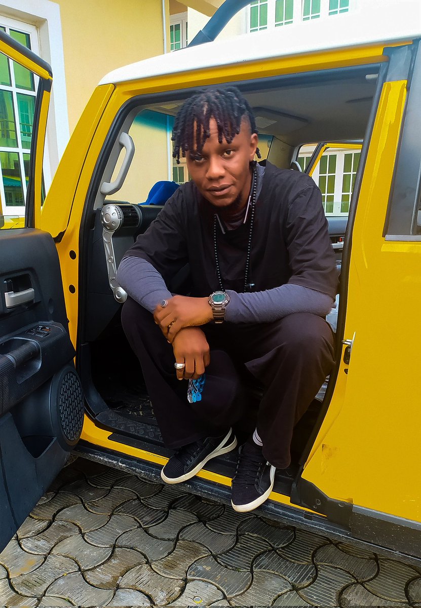 NekeneTm's tweet photo. Arrived and about to #Unleash my inner artistry.

#mrnekene #newarrival #lagos https://t.co/J1nXrKz4Th