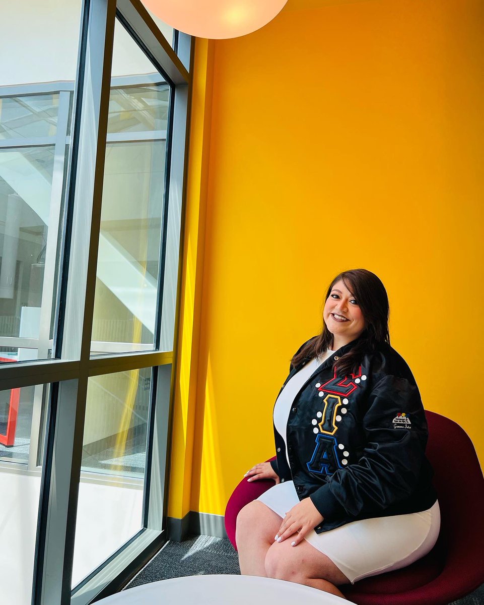 sia_gammaiota's tweet photo. Name: Judith Vasquez, Hermana Venus β€οΈ
Semester Crossed: Fall 2019 π¦
Officer Position(s): Financial Administrator π²
Photo Credit π·: @almaaglr3
#Ξ£ΞΞ #hermandaddesia #Sept1990 #lovelylatinladies #SIA https://t.co/bHm6KUGYZo