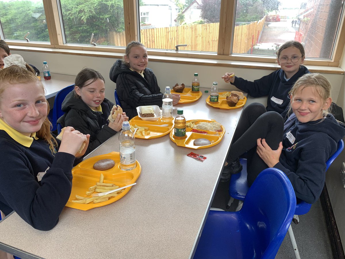 Ysgol Syr Hugh Owen (@syrhughowen) on Twitter photo Disgyblion bl.6 wedi mwynhau cael dewis eu cinio heddiw yn y ffreutur newydd.#sglods #cyri #reis #pasta #cacen <a href="/LYsgol/">Ysgol Llandwrog</a> <a href="/ysgol_yrhendre/">Ysgol Yr Hendre</a> <a href="/ysgol_maesincla/">Ysgol Maesincla</a> <a href="/YRhostryfan/">Ysgol Rhostryfan</a> <a href="/YBontnewydd/">Ysgol Bontnewydd</a> Disgyblion bl.6 wedi mwynhau cael dewis eu cinio heddiw yn y ffreutur newydd.#sglods #cyri #reis #pasta #cacen <a href="/LYsgol/">Ysgol Llandwrog</a> <a href="/ysgol_yrhendre/">Ysgol Yr Hendre</a> <a href="/ysgol_maesincla/">Ysgol Maesincla</a> <a href="/YRhostryfan/">Ysgol Rhostryfan</a> <a href="/YBontnewydd/">Ysgol Bontnewydd</a>