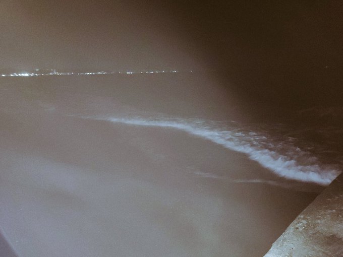 七里ヶ浜〜青ブタの舞台！ヽ(廿Δ廿 )夜の海は少し怖い…音は好き。 