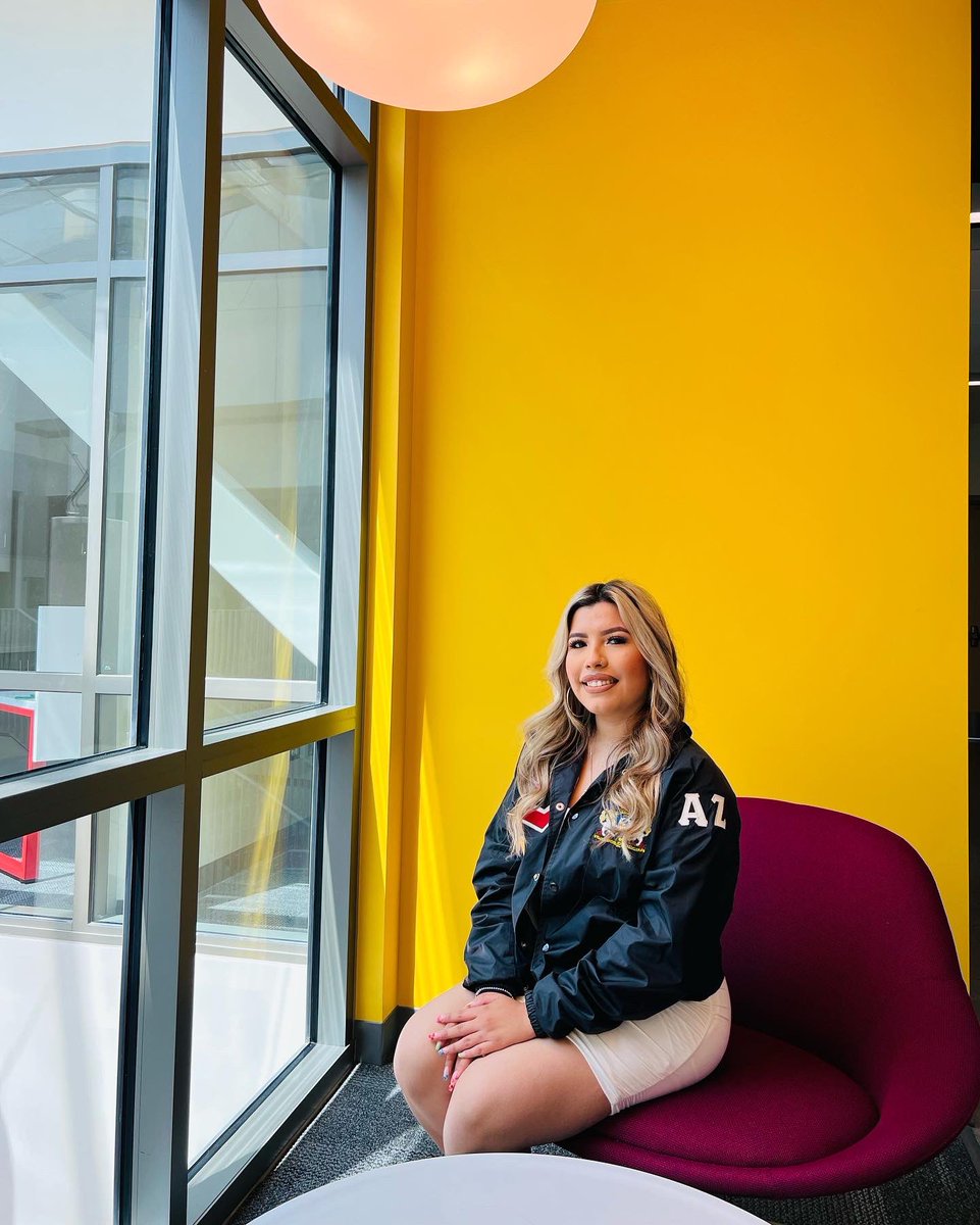 sia_gammaiota's tweet photo. Name: Chantal Martinez, Hermana Melifluo
Semester Crossed: Fall 2017 π¦
Officer Position(s): Events Administrator and Alpha Zetaβs Chapter Advisor π₯°
Photo Credit π·: @almaaglr3
#Ξ£ΞΞ #hermandaddesia #Sept1990 #lovelylatinladies #SIA https://t.co/EN7piD7BnT