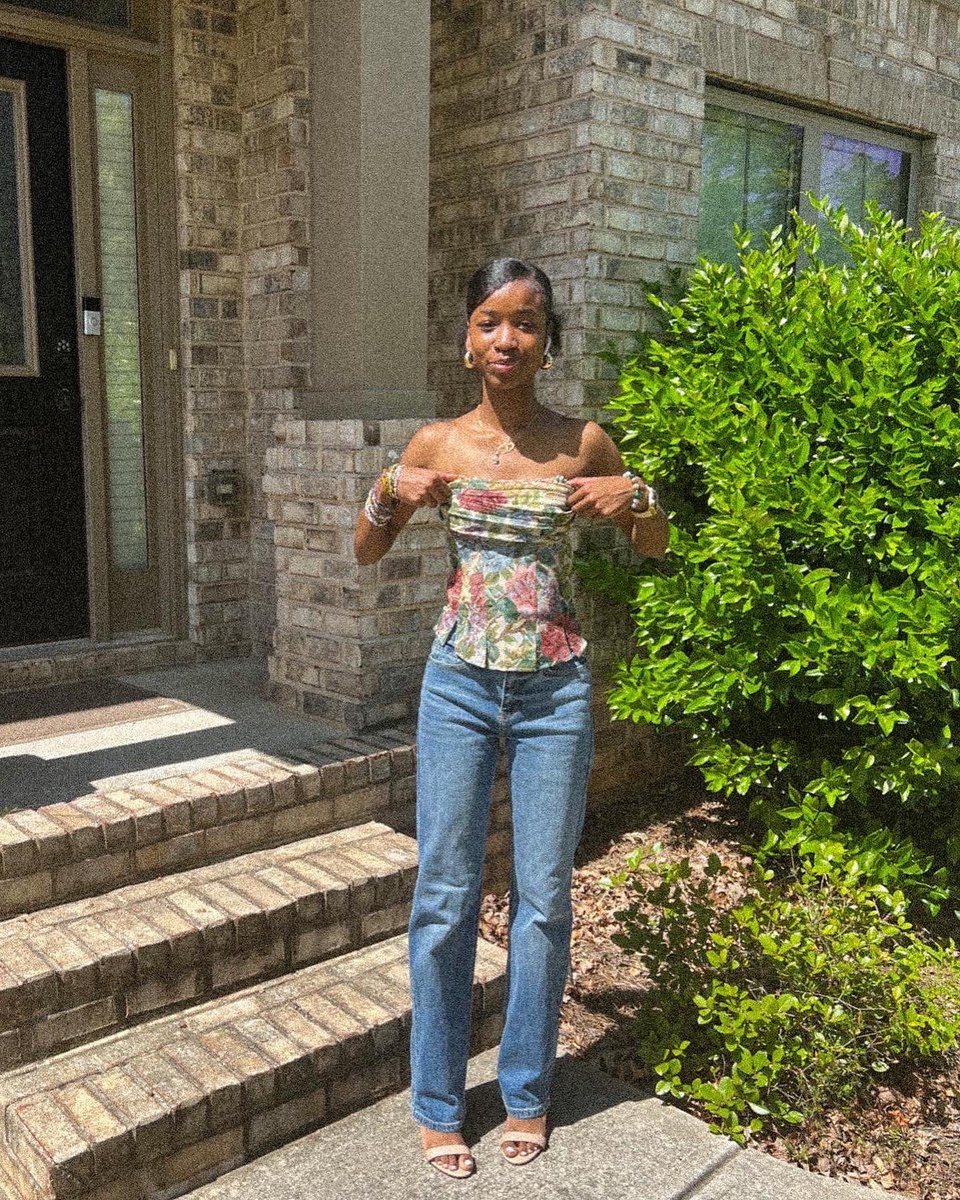 xoxoicyyyy's tweet photo. #WhosWhoAtClemson
🐾Aissatou Wann 
🐾Fayetteville, GA📍
🐾Sophomore 
🐾Industrial Engineering Major 🏭
🐾Connections mentor https://t.co/8cIuNwrRqq