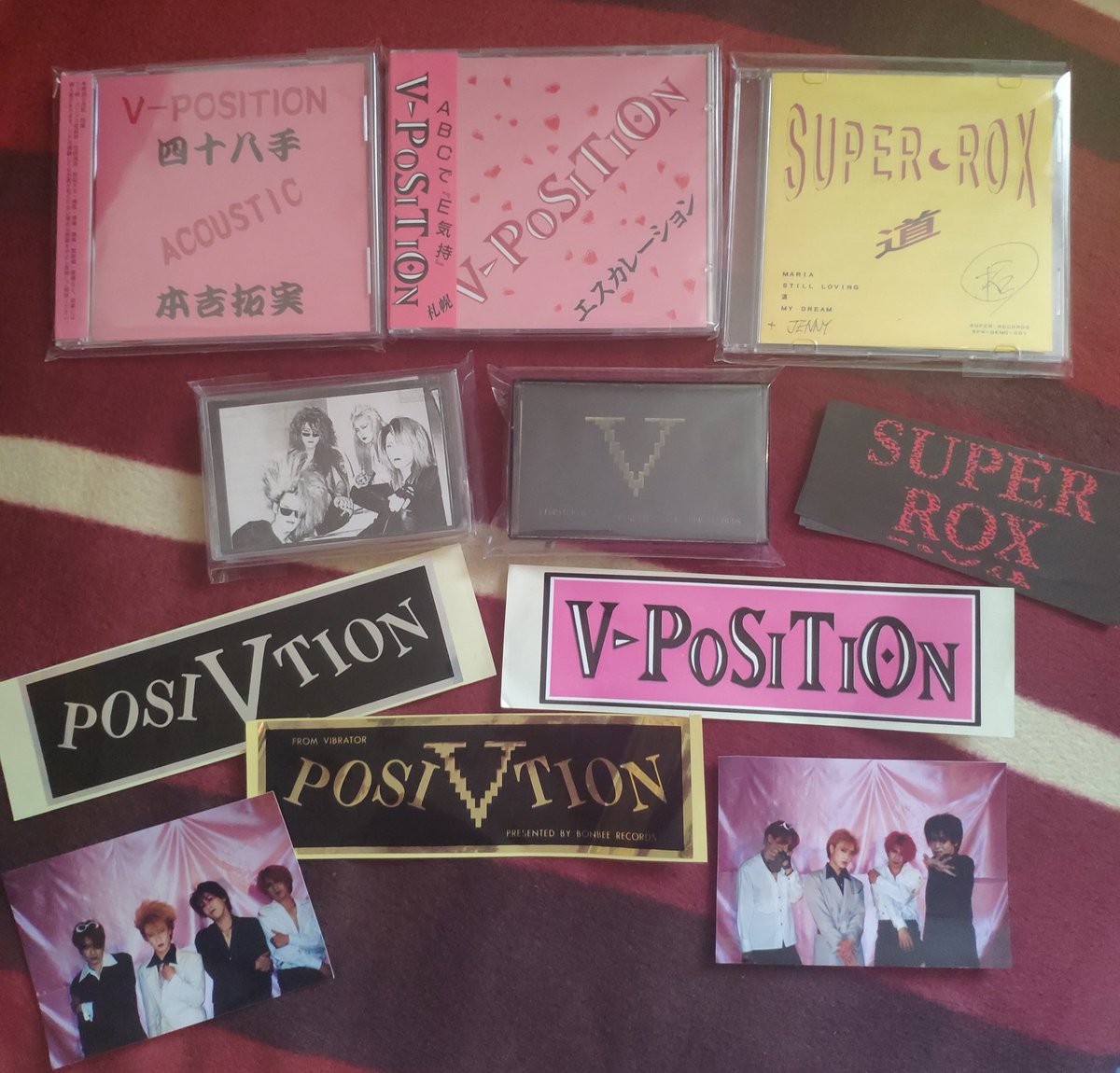 senjianiki's tweet photo. 私の小さなV-POSITION/VIBRATOR/SUPER ROXコレクションです。🐸
VIBRATORは、おそらく私の最も好きなバンドの一つです。🐸 

本吉様に感謝です。🙇 https://t.co/avv3tyFhUz