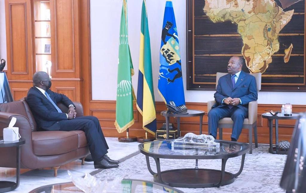 LaTreizeine's tweet photo. 🇬🇦 Que pensent  maintenant certains membres influents de l UNION NATIONALE #UN FACTION #MISSAMBO qui chantaient dans les coulisses que Mr CHARLES MBA sera leur champion pour l'élection Présidentielle de 2023 . 
@_CGRi
@bbenmoubamba 
@BrunoCacique
@GY_MAO_
@des_sand
@GOMEZUlri https://t.co/5TPzlPYWi1