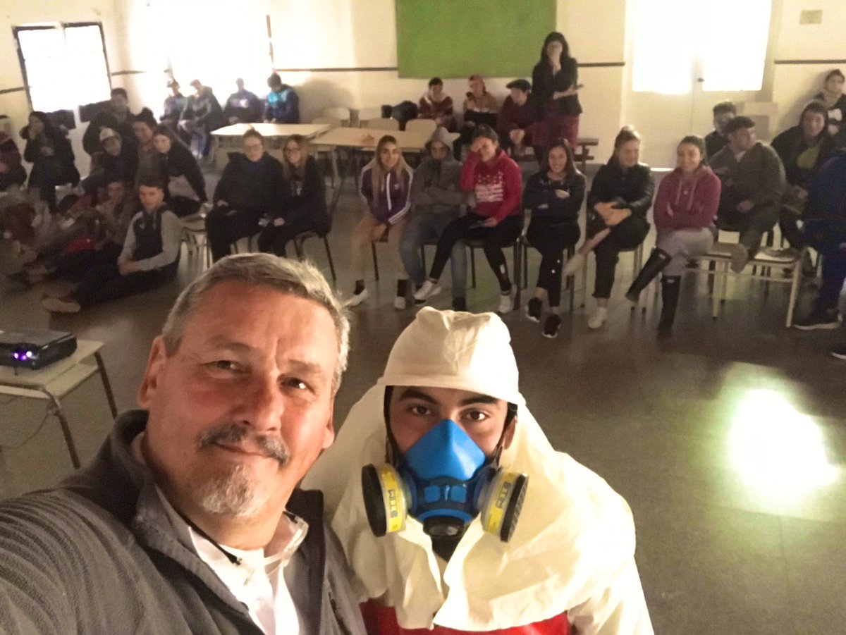 patucomendez's tweet image. En #CnelDorrego en la #EESAN1 #Capacitación en #BPA y #UsoResponsable de #Fitosanitarios
junto al #Equipo de la #MesaBPASurDeBsAs