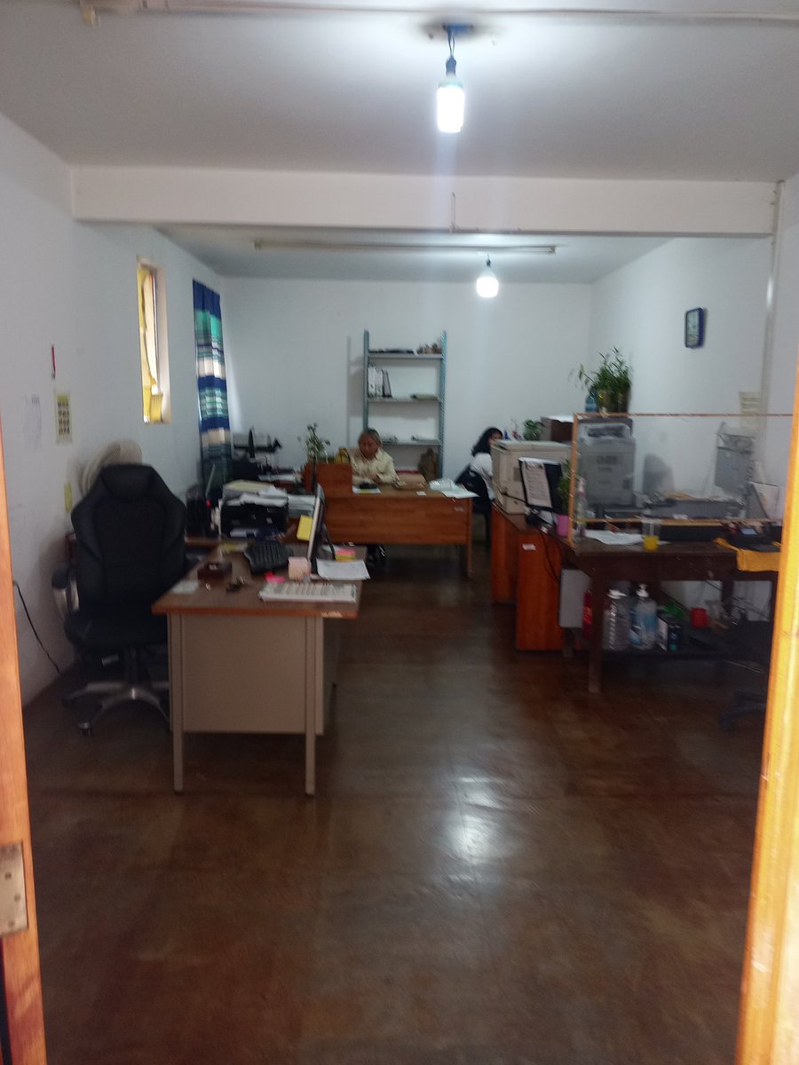 Fui a registrar a mi bebé a la Segunda oficilia de <a href="/RegCivil_GobOax/">Registro Civil Oax</a> No me quisieron atender porque trabajan hasta las 11 am. Aunque estaba vacío el lugar y ellas desayunaban. <a href="/PeatonVigilante/">Peatonsito en Oaxaca 🇲🇽 🦜♻️</a>
<a href="/nssoaxaca/">NSS Oaxaca</a>
<a href="/MLS_censura/">Medio Libre sin Cens</a> <a href="/ImparcialOaxaca/">El Imparcial de Oaxaca</a>
<a href="/jaimelabc/">Jaime Velázquez</a>
<a href="/GobOax/">Gobierno de Oaxaca</a> 
<a href="/chumbert1/">Humberto Contreras 🇲🇽</a>
<a href="/ComSoc_GobOax/">Coordinación de Comunicación Social Gob Oax</a>