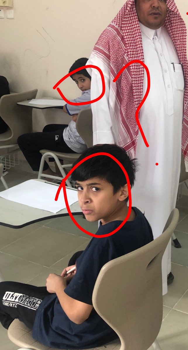 vv_6c1's tweet photo. @moe_hud_00_0043 @sosoamodihotmai ولسى بتصور ؟😂 https://t.co/RalDQJPPkJ